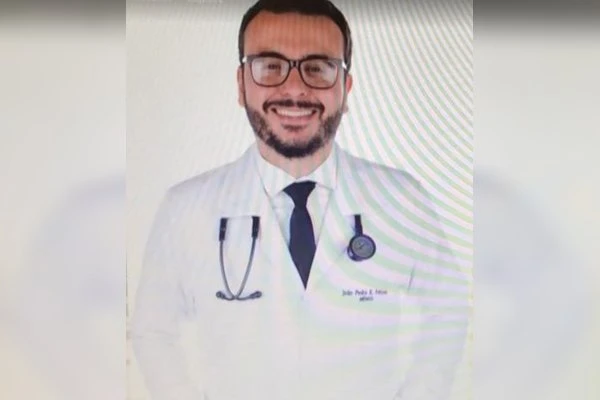 Brasileiro que morreu em estudo da vacina de Oxford tomou placebo, diz agência