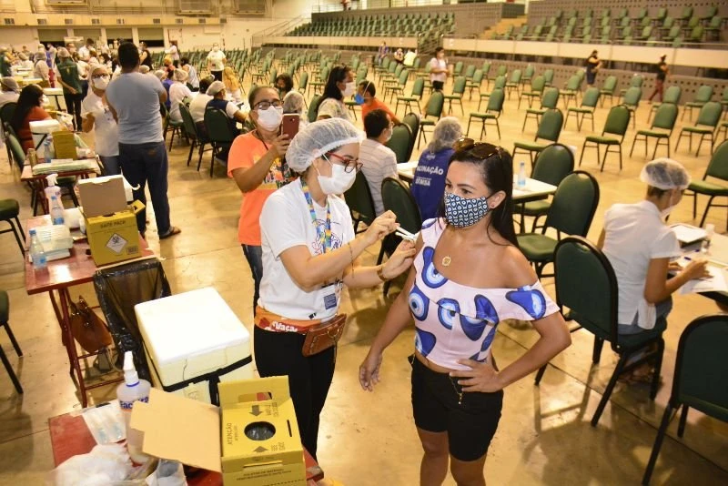 Prefeitura de Manaus amplia vacinação para público de 34 anos