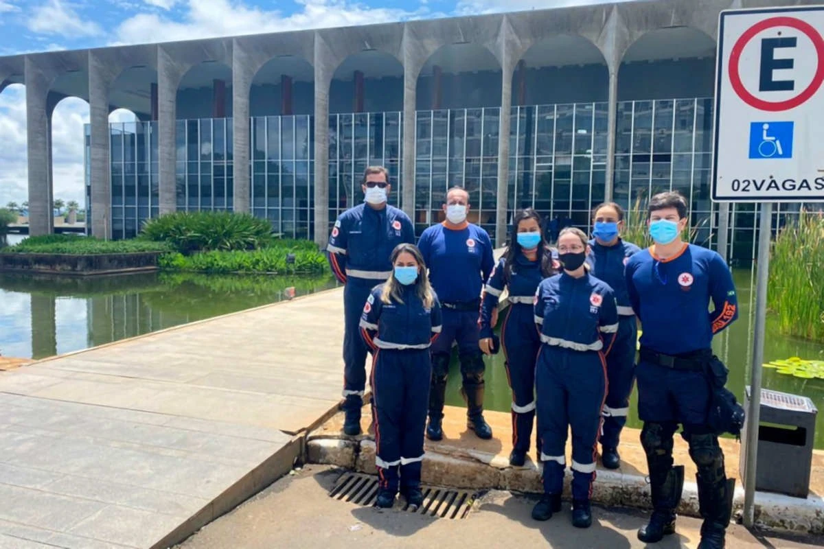 Covid-19: equipe do Samu-DF testa diplomatas antes de missão no Amazonas