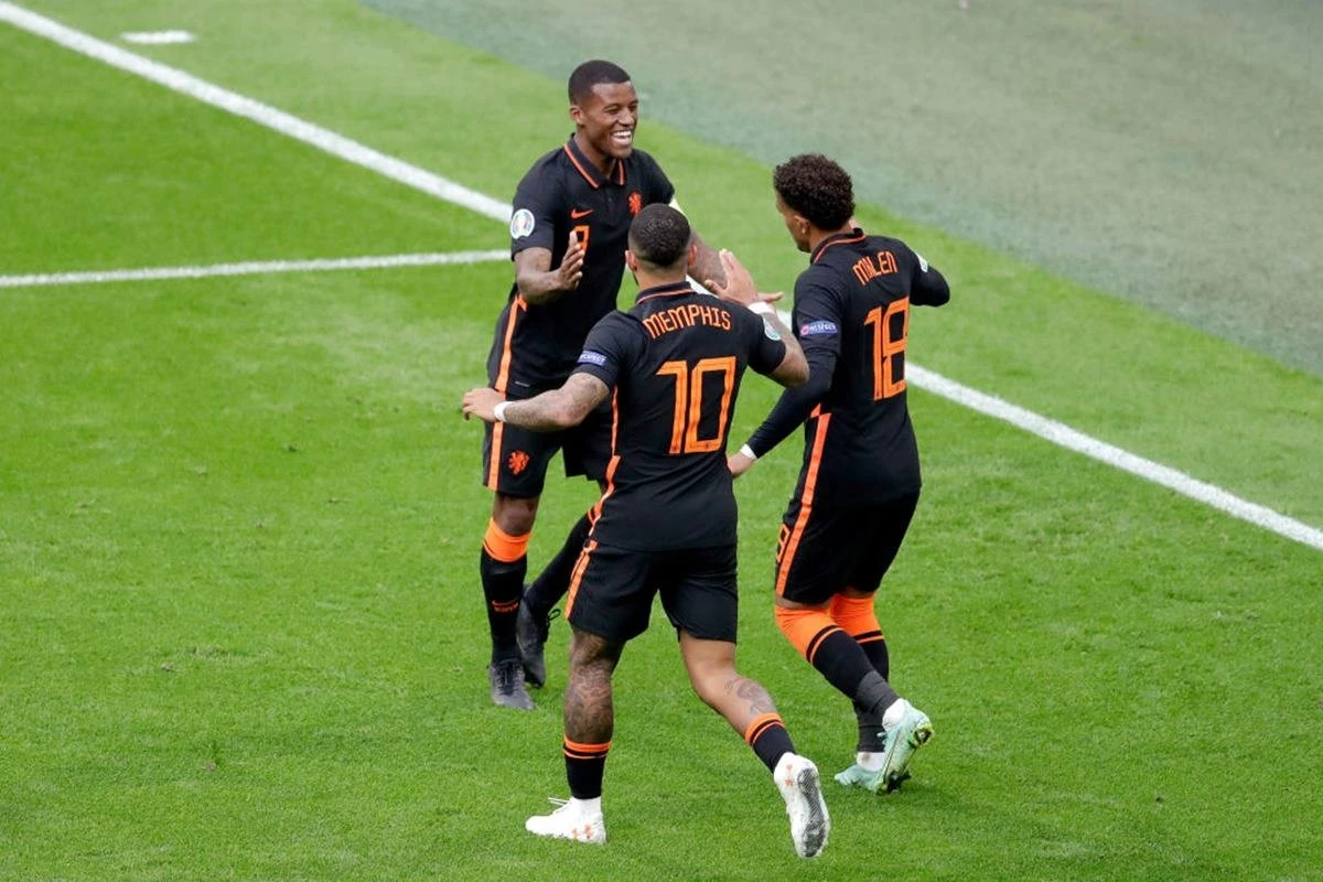 Uefa divulga Seleção da primeira fase da Euro com trio da Holanda