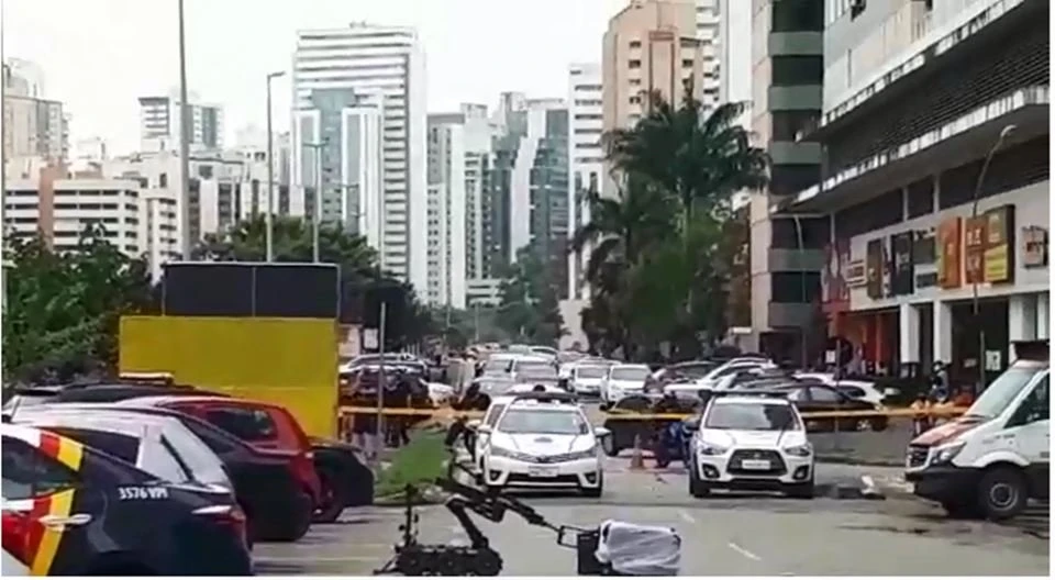 Rua de Águas Claras é isolada pela PMDF após mala suspeita ser abandonada
