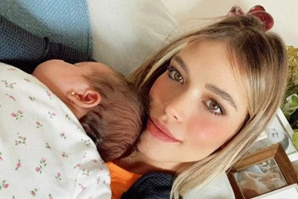 Carol Dias aparece com filha e faz desabafo surpreendente