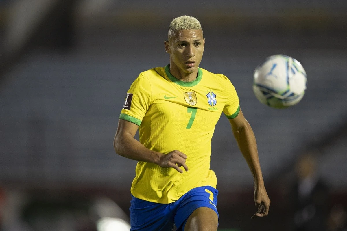 Richarlison dedica gol e vitória do Brasil ao Amapá, que sofre com apagão