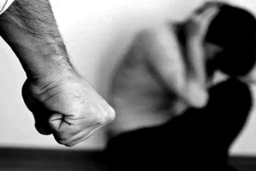 Crianças “batem” no pai após mãe ser socada e chutada em Campo Grande