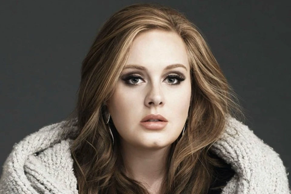 Após 5 anos afastada, Adele anuncia retorno: “Entusiasmada e aterrorizada”