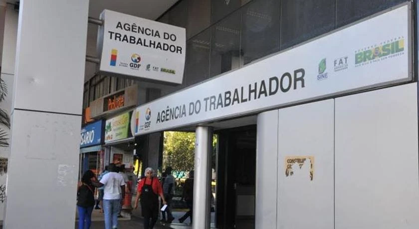Agências do Trabalhador oferecem vagas com salário de R$ 4,7 mil para enfermeiro
