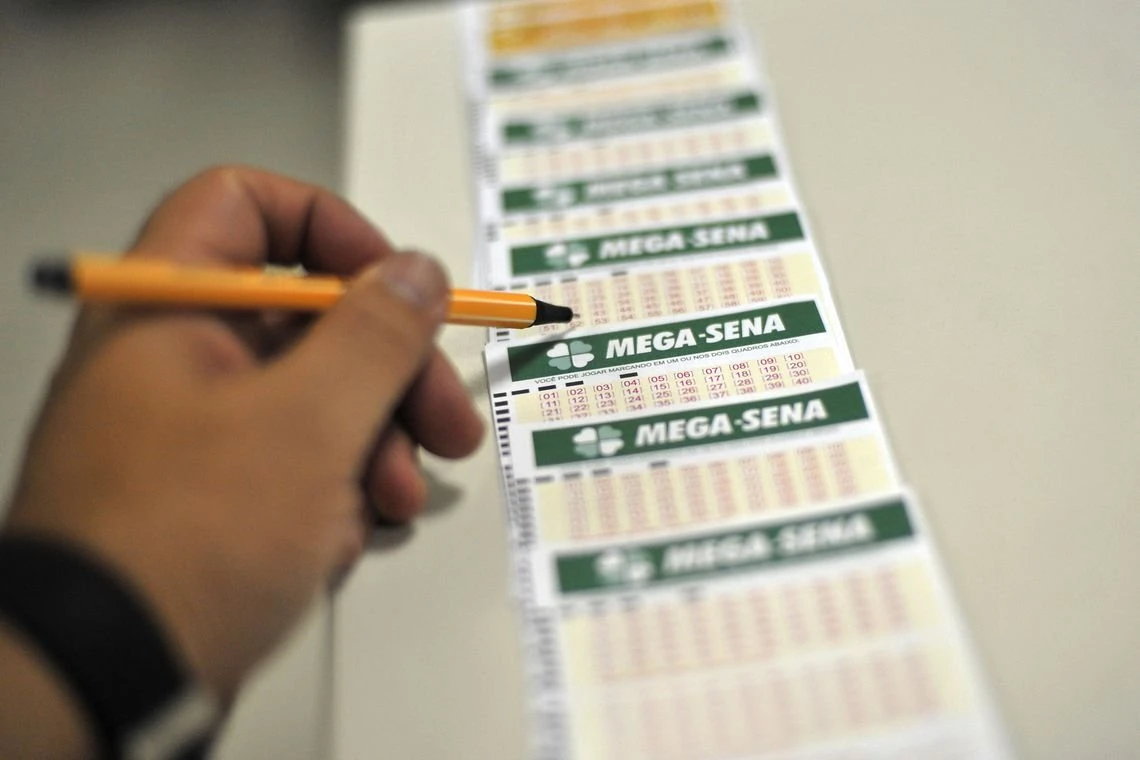 Mega-Sena acumula e paga R$ 52 milhões em sorteio realizado neste sábado
