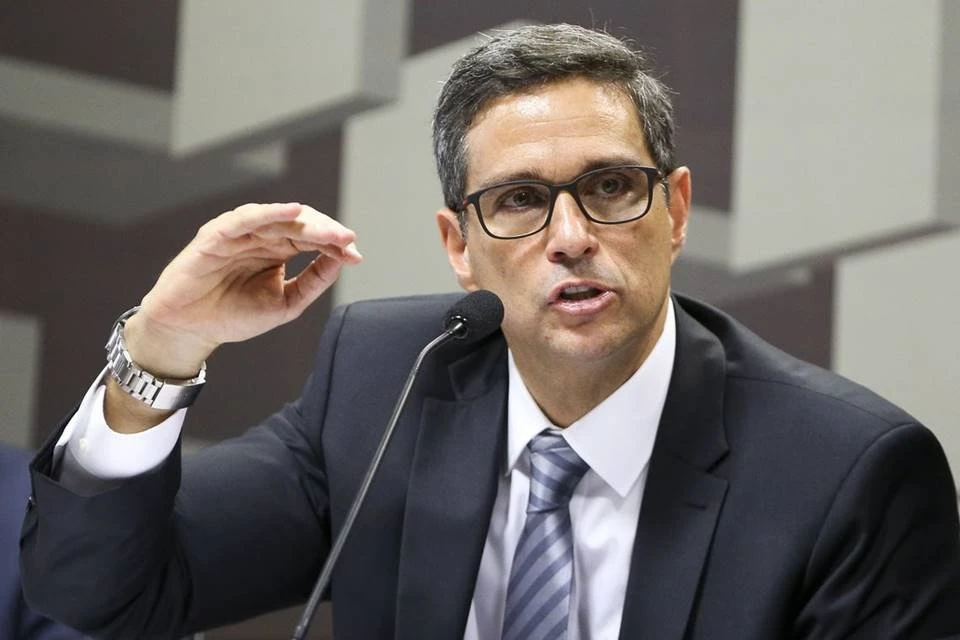 Presidente do BC diz que operações do Pix não foram contempladas, mas descarta instabilidade