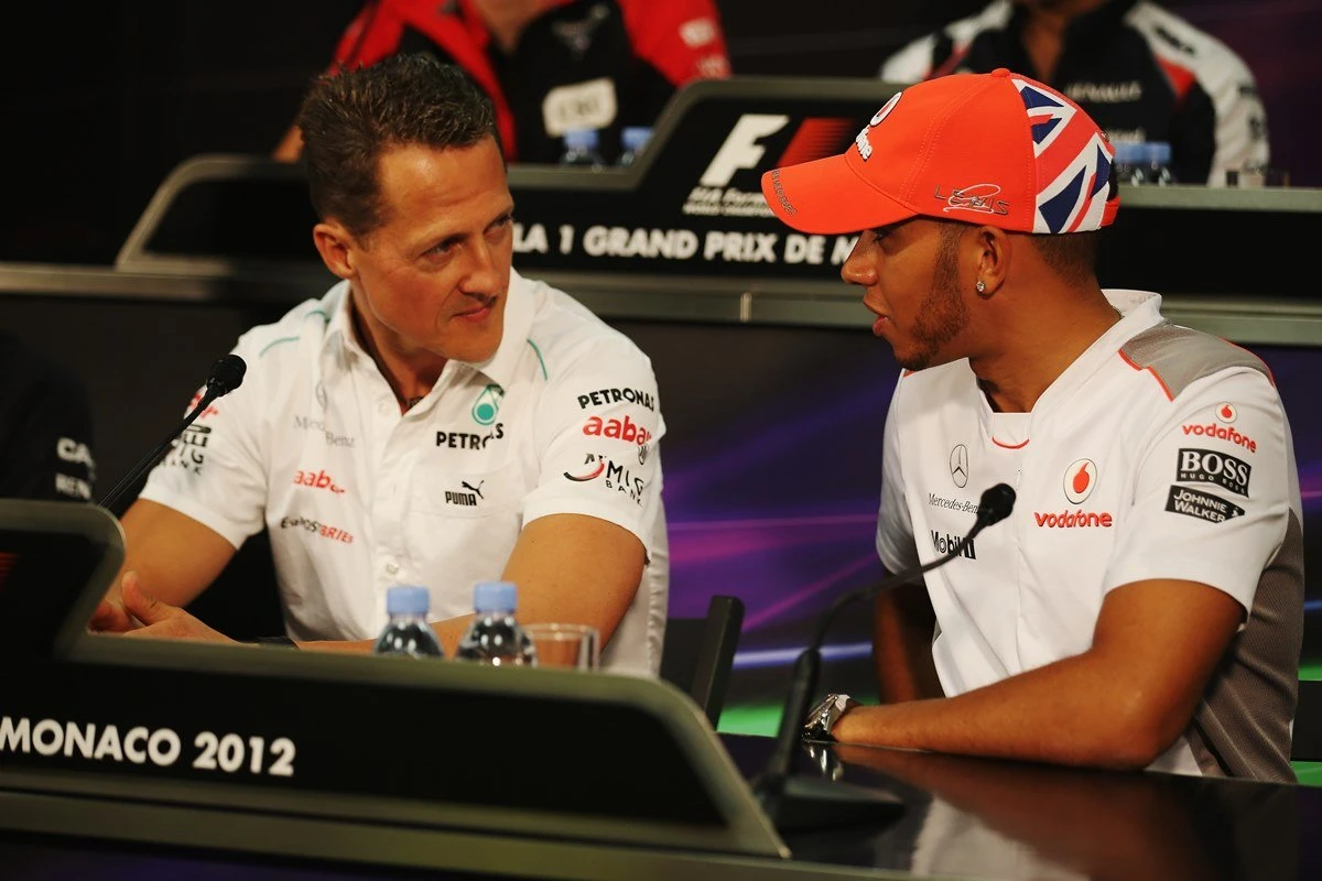 F1 junta falas e imagens de Schumacher e Hamilton em vídeo emocionante
