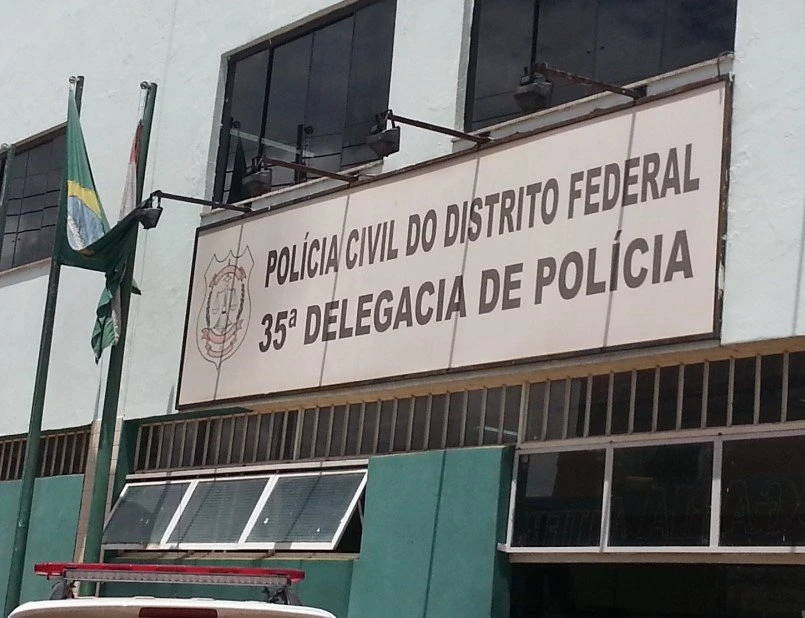 Motorista que atropelou policial civil aposentado no DF presta depoimento