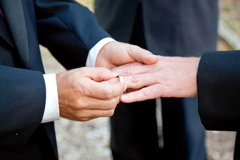 Igreja Anglicana pode aprovar casamento homossexual