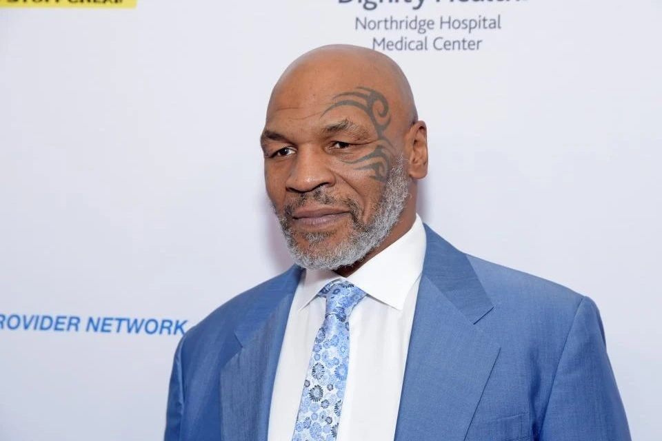 “Estou indo lutar de verdade”, diz Mike Tyson sobre duelo com Roy Jones Jr.