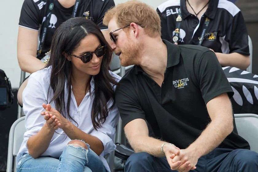 Especialista explica como relação de Harry e Meghan mudou através de fotos