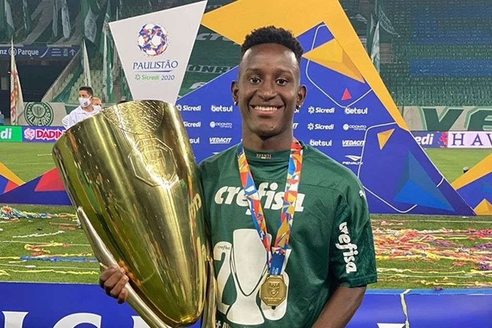 Botafogo acerta a contratação de jovem atacante colombiano do Palmeiras