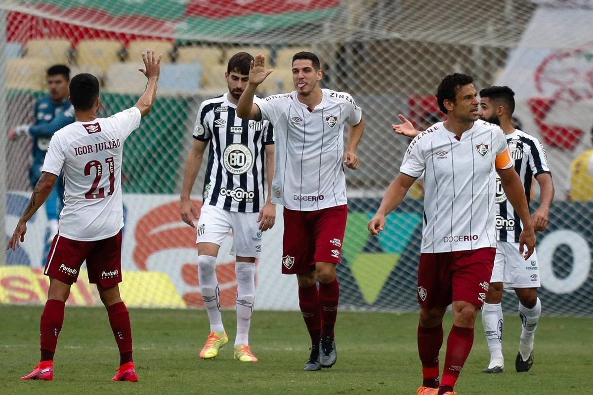 Fluminense faz 3 x 1 no Santos e volta a vencer no Brasileirão