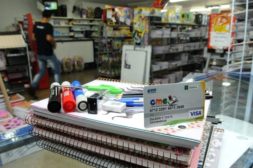 Cartão Material Escolar poderá ser utilizado até 25 de novembro