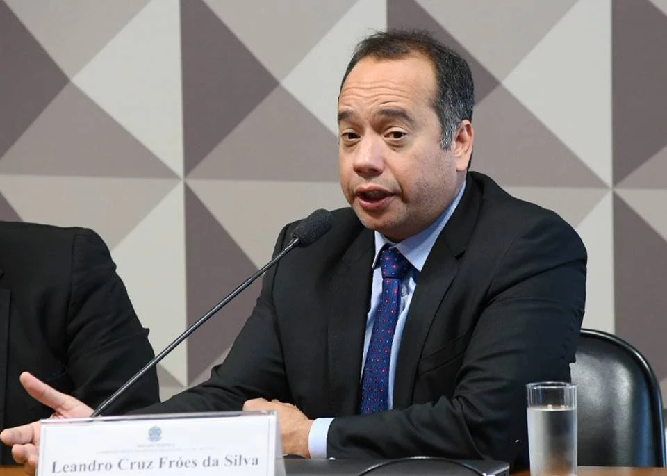 Covid-19: secretário de Educação é internado de novo após três dias da alta
