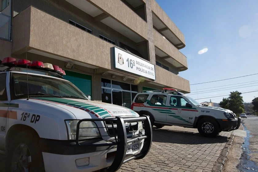 OAB-DF abre ação criminal contra delegado e agente que prenderam advogado