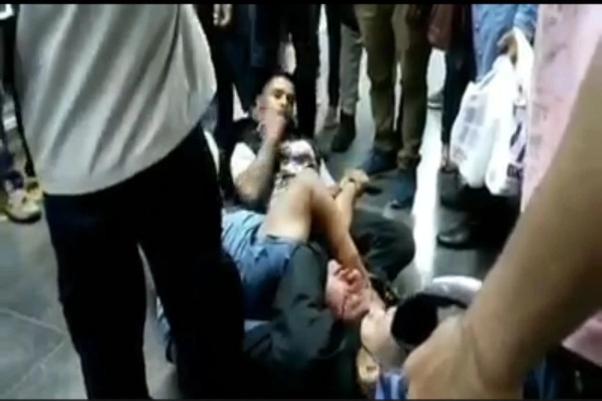 Vídeo. Passageiros agridem homem que se masturbou em vagão do metrô no DF