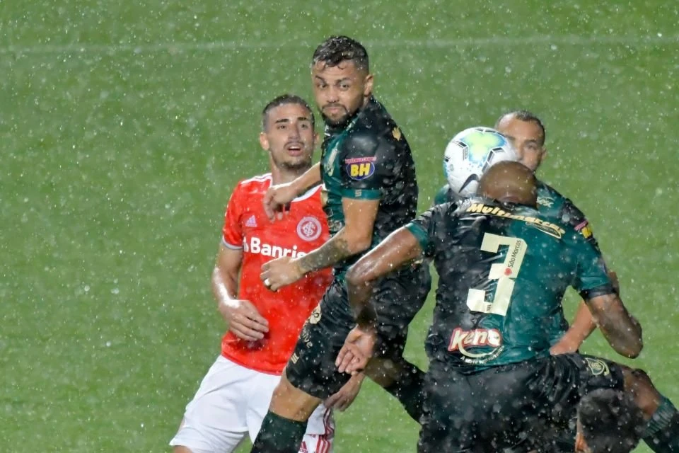 América-MG bate o Internacional nos pênaltis e avança na Copa do Brasil