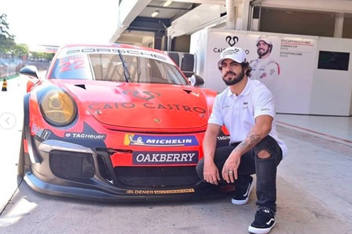 Se preparando para carreira de piloto, Caio Castro ganha quilinhos a mais