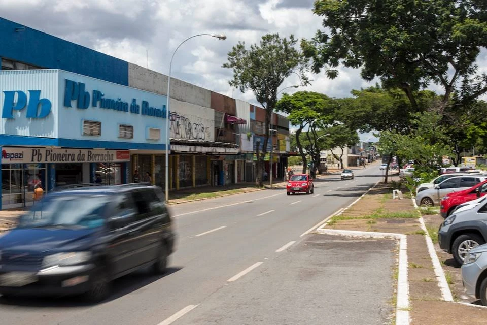 Comerciantes da W3 Sul querem investimento em segurança, diz pesquisa