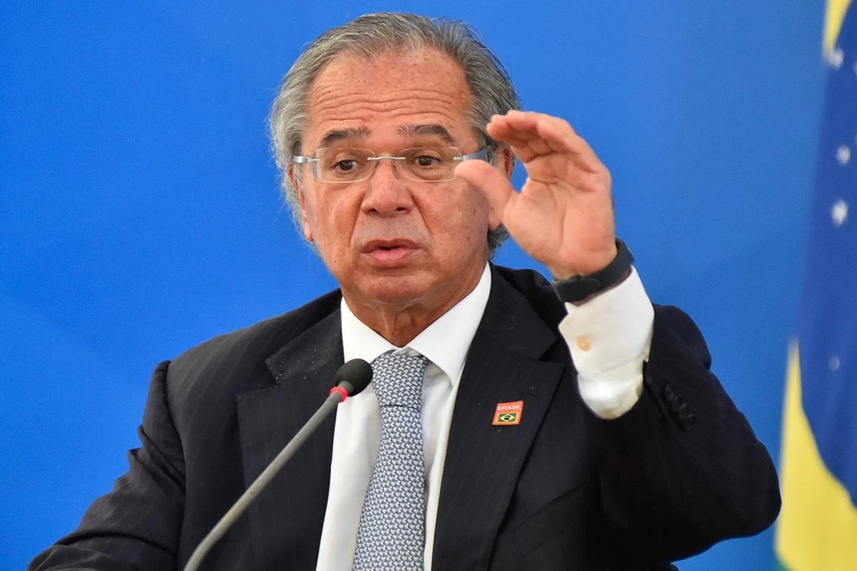 Guedes promete reduzir impostos para 30 milhões de assalariados