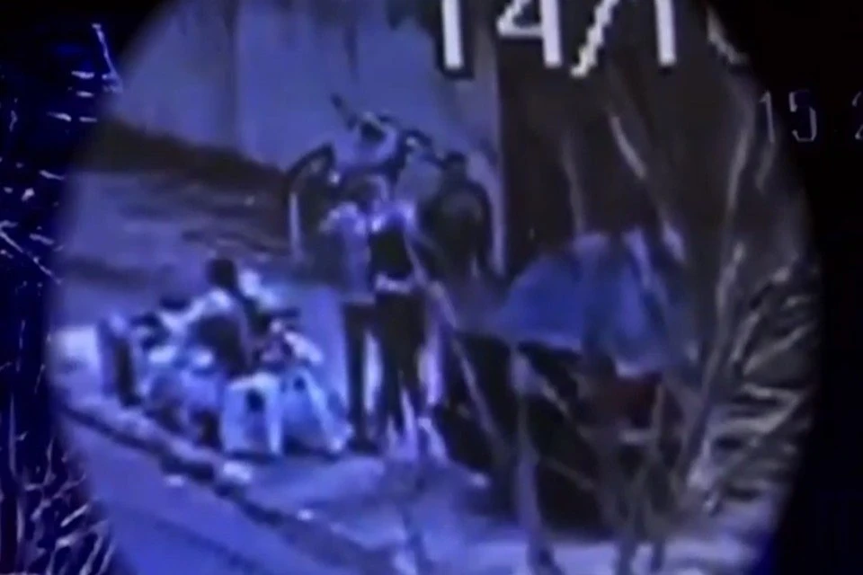 Mulher agride motorista que bateu acidentalmente no carro dela. Veja vídeo