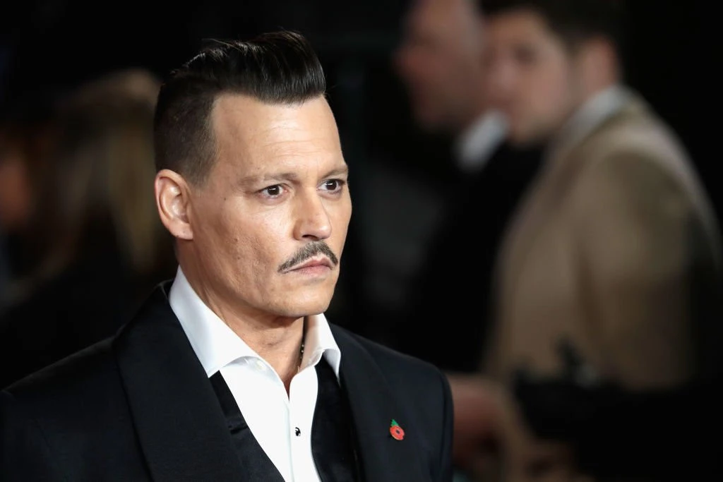 Johnny Depp perde ação contra jornal que o chamou de espancador de mulheres