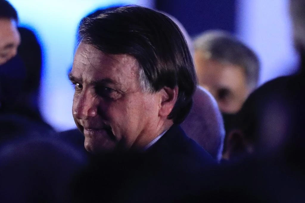 Bolsonaro recomenda que eleitor não reeleja prefeitos que “fecharam tudo”