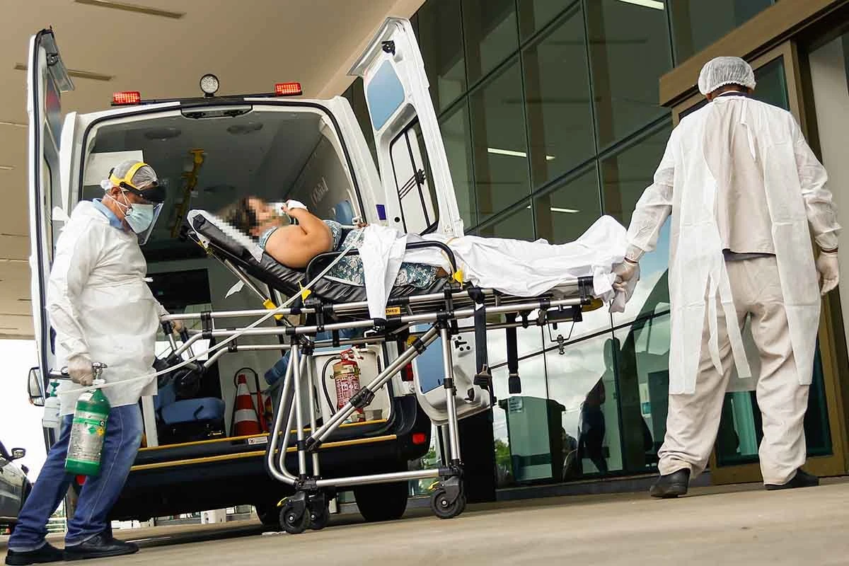 Com 115 mil infectados, país bate recorde de casos por Covid em 24h