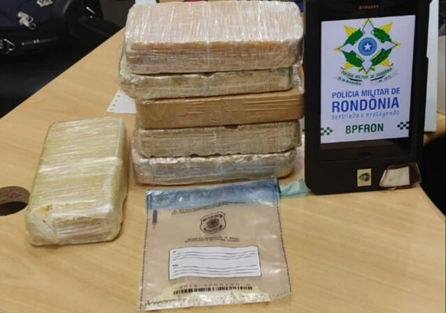 Homem é preso com 6 kg de cocaína enrolados no corpo