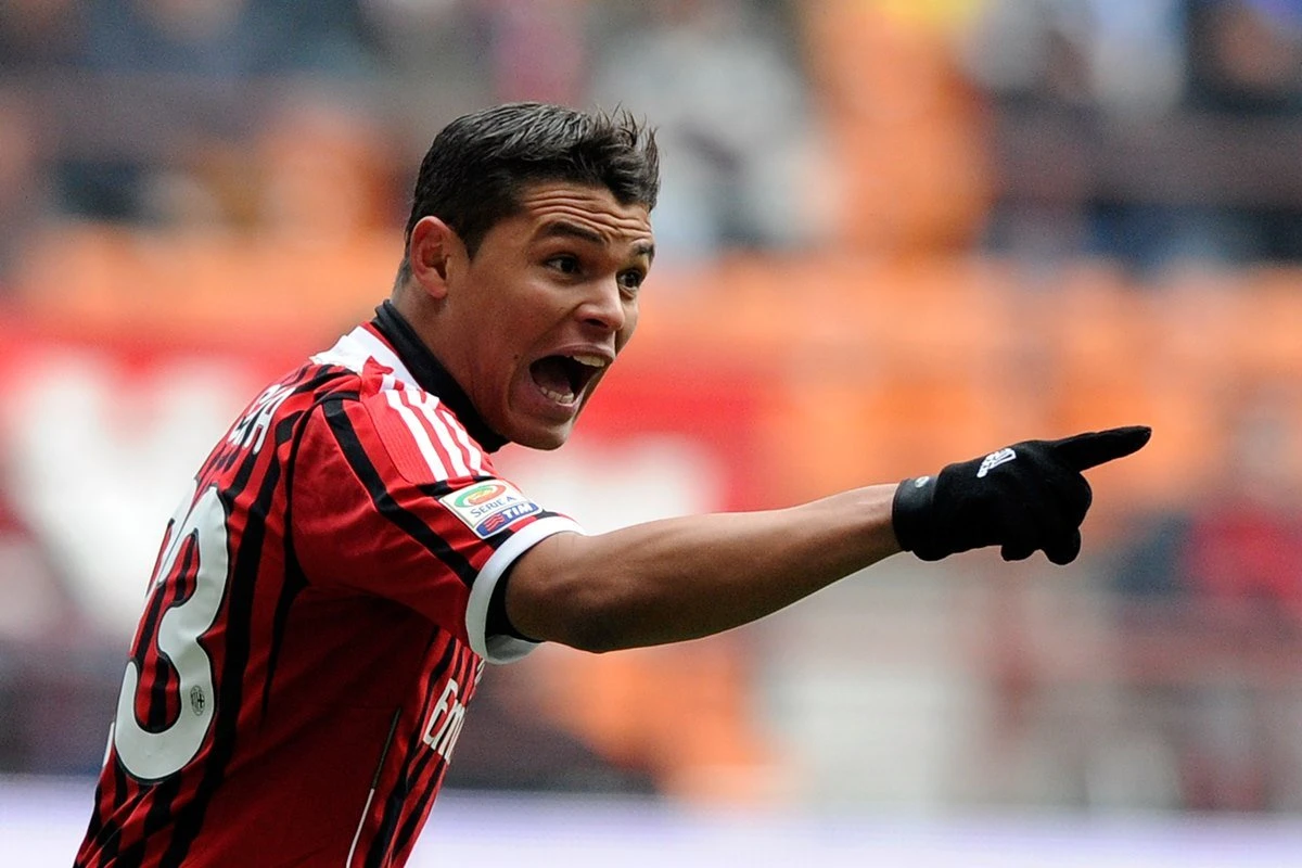 Thiago Silva: “Tive a sorte de jogar com Maldini e Nesta e aprendi muito”