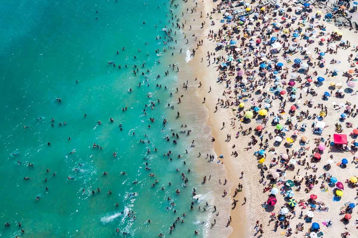 Entenda como feriados prolongados interferem nas curvas da Covid-19
