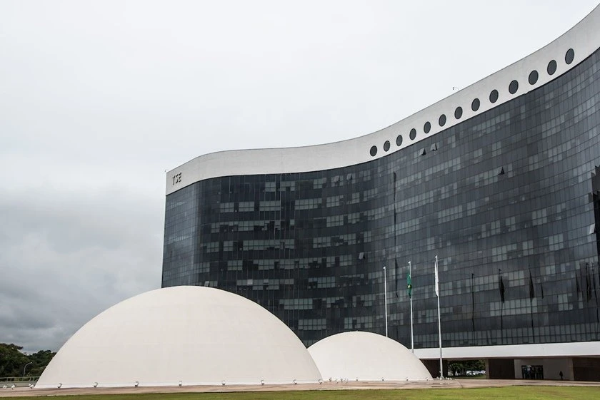 Às vésperas das eleições, site do TSE tem instabilidade. Eleitores reclamam