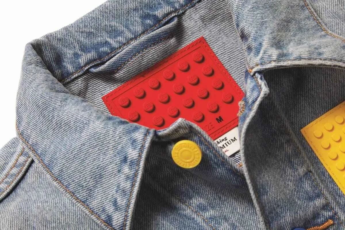 Lego aposta em parceria inédita com aplicação de peças em jeans da Levi’s