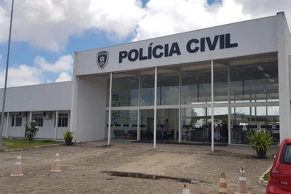 Quadrilha invade residência e faz sete reféns na Paraíba