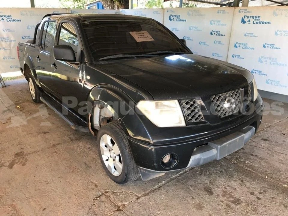 Leilão da PCDF tem Nissan Frontier, L200, Blazer e até ônibus. Veja ofertas
