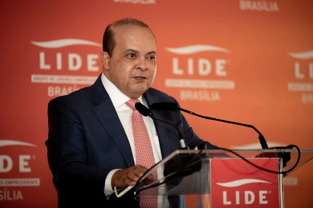 “Não paramos um minuto”, afirma Ibaneis sobre obras durante a pandemia