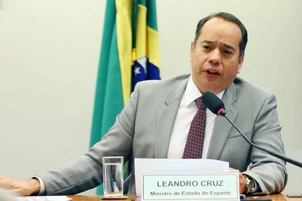 Secretário de Educação é internado após agravamento de sintomas da Covid-19