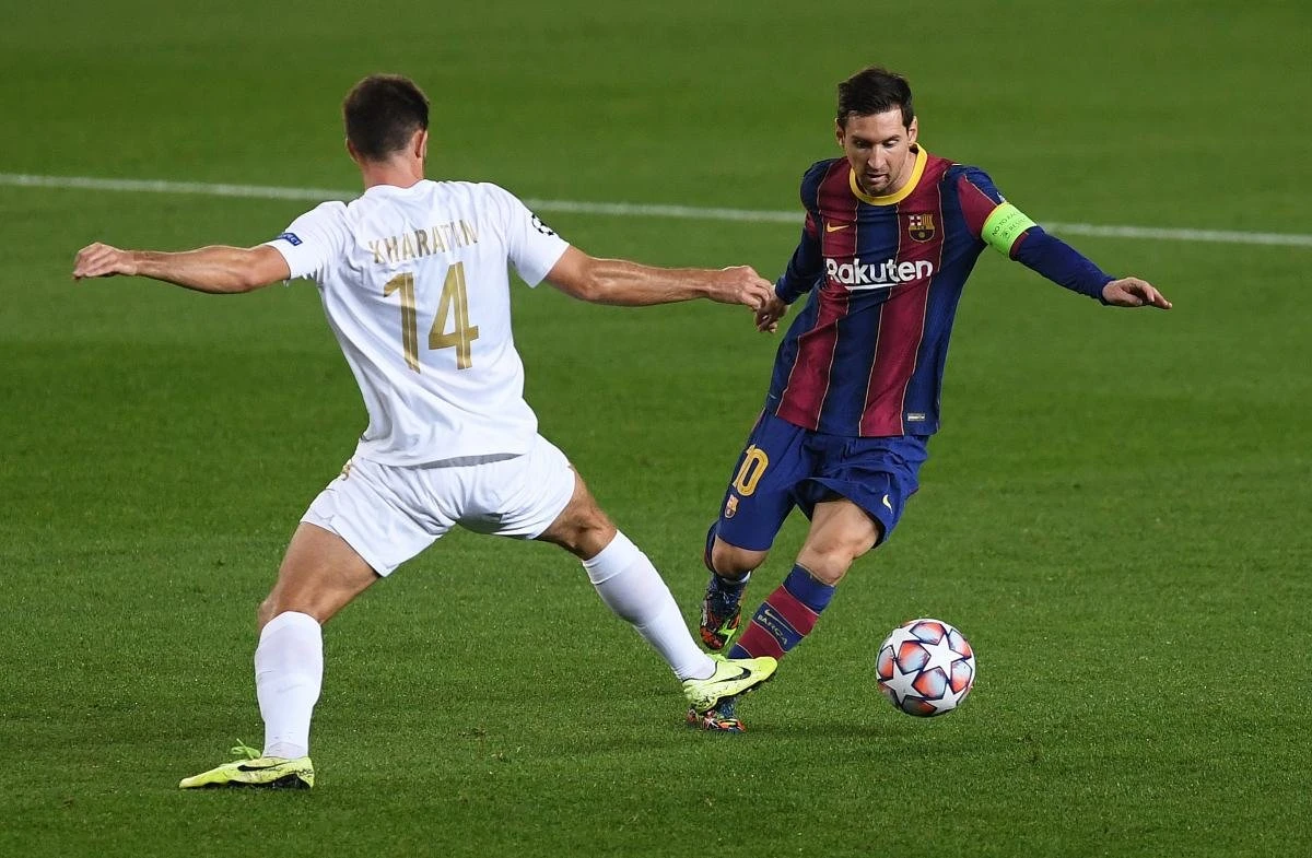 Com brilho de Messi, Barcelona goleia Ferencváros na estreia na Champions