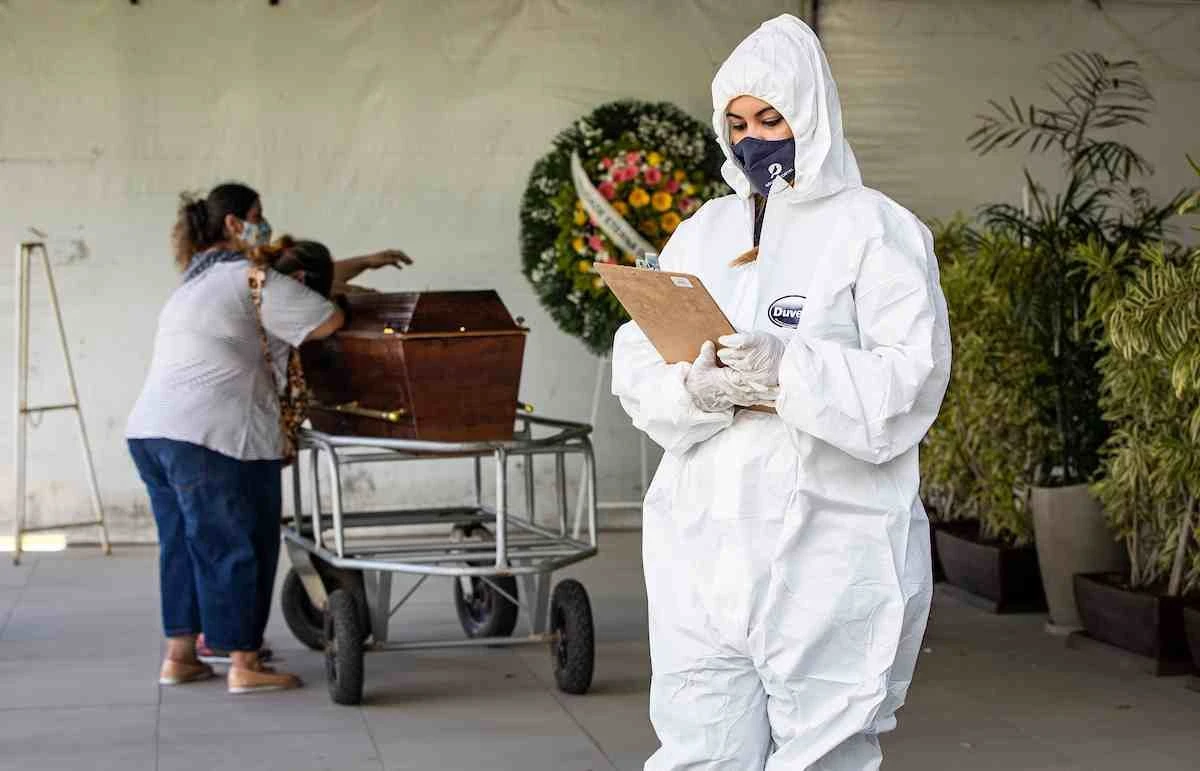 Brasil tem média móvel de 1.876 mortes a cada 24h nesta quinta (24/6)