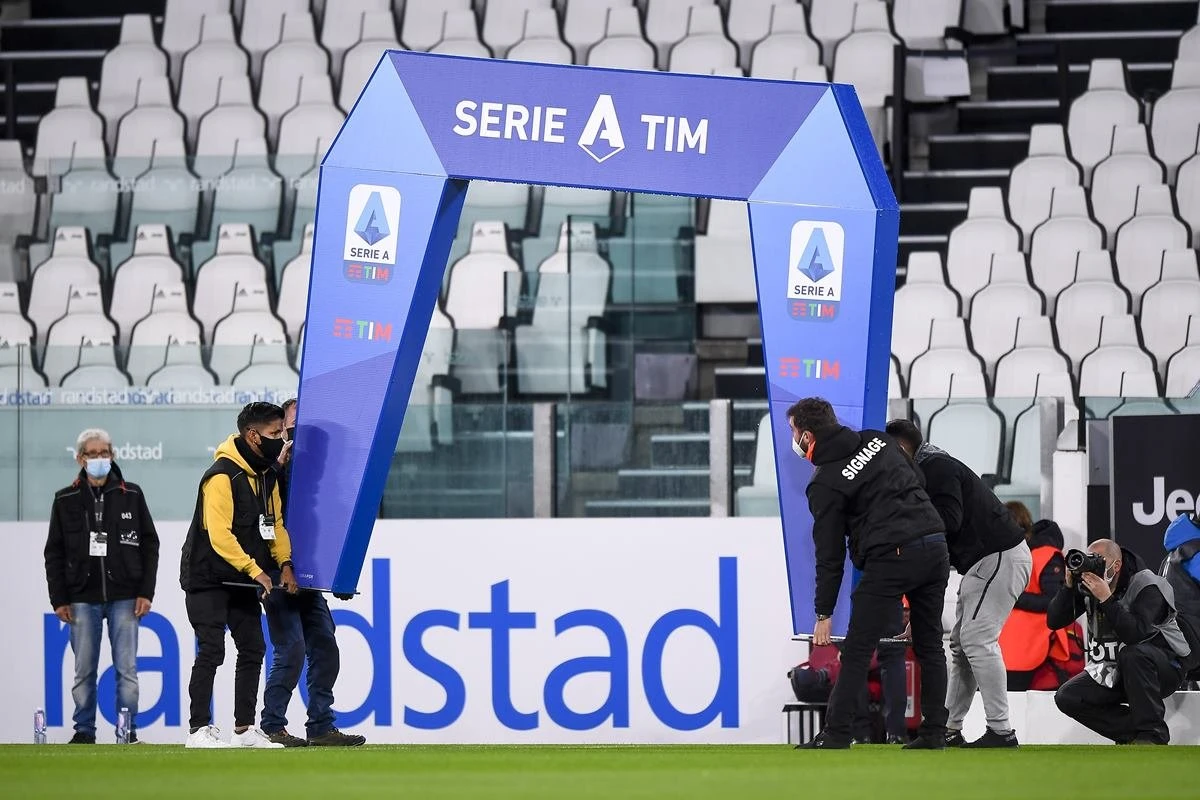 Punição ao Napoli com derrota por W.O. deve ser o novo padrão