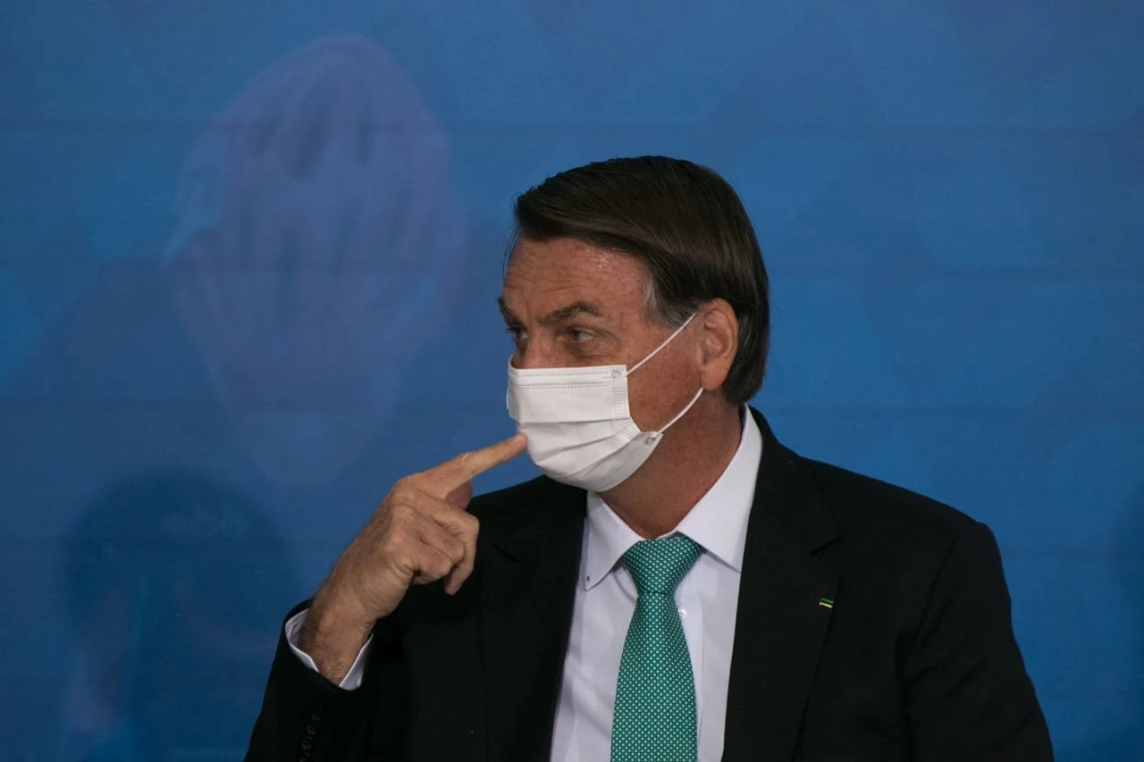 Bolsonaro veta incentivo fiscal a serviços como Nexflix e Amazon Prime