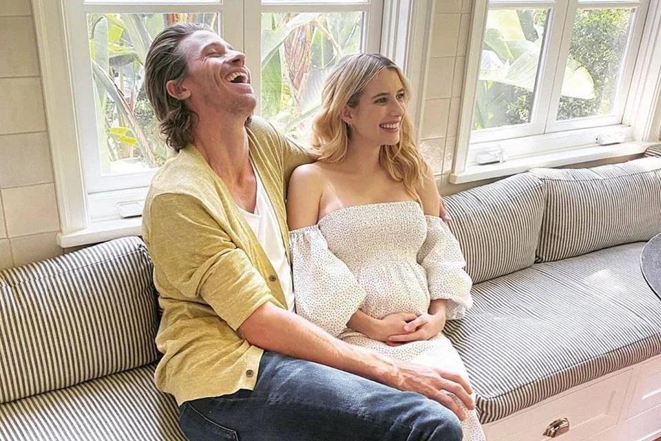 Emma Roberts bloqueou a mãe nas web, após ela vazar notícia de gravidez