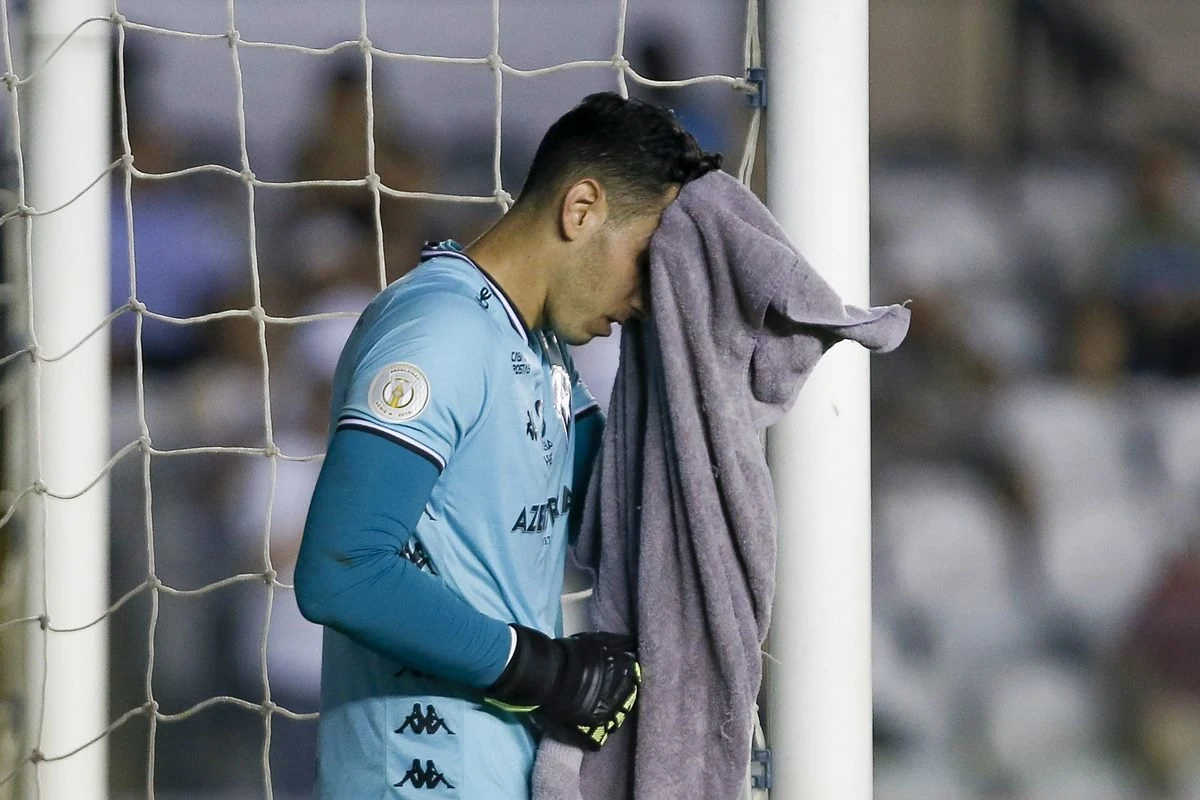 Botafogo: Gatito recebe suspensão e multa por chute no VAR na 6ª rodada