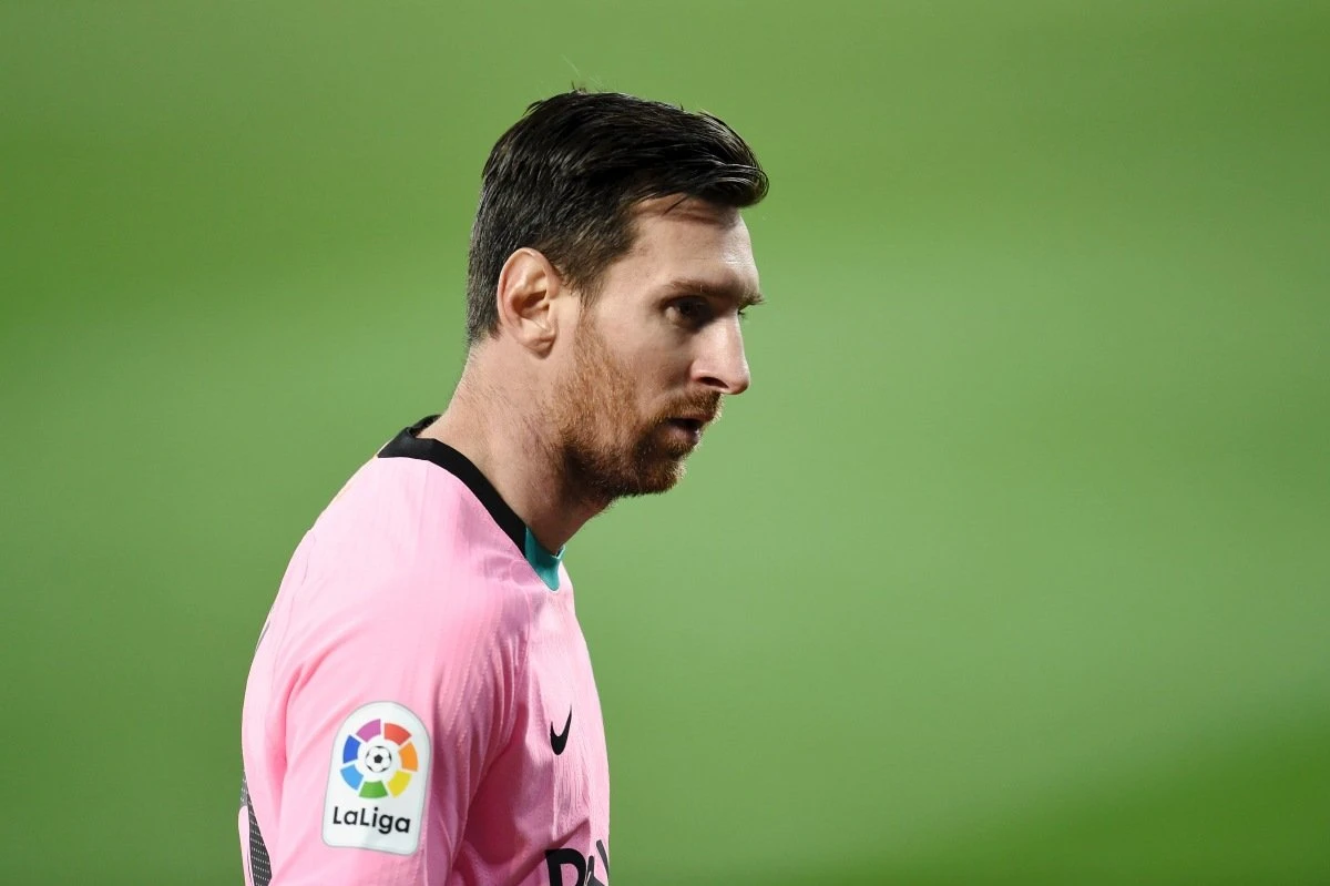 Barcelona empata com Alavés e acumula 4º jogo sem vitória no Espanhol