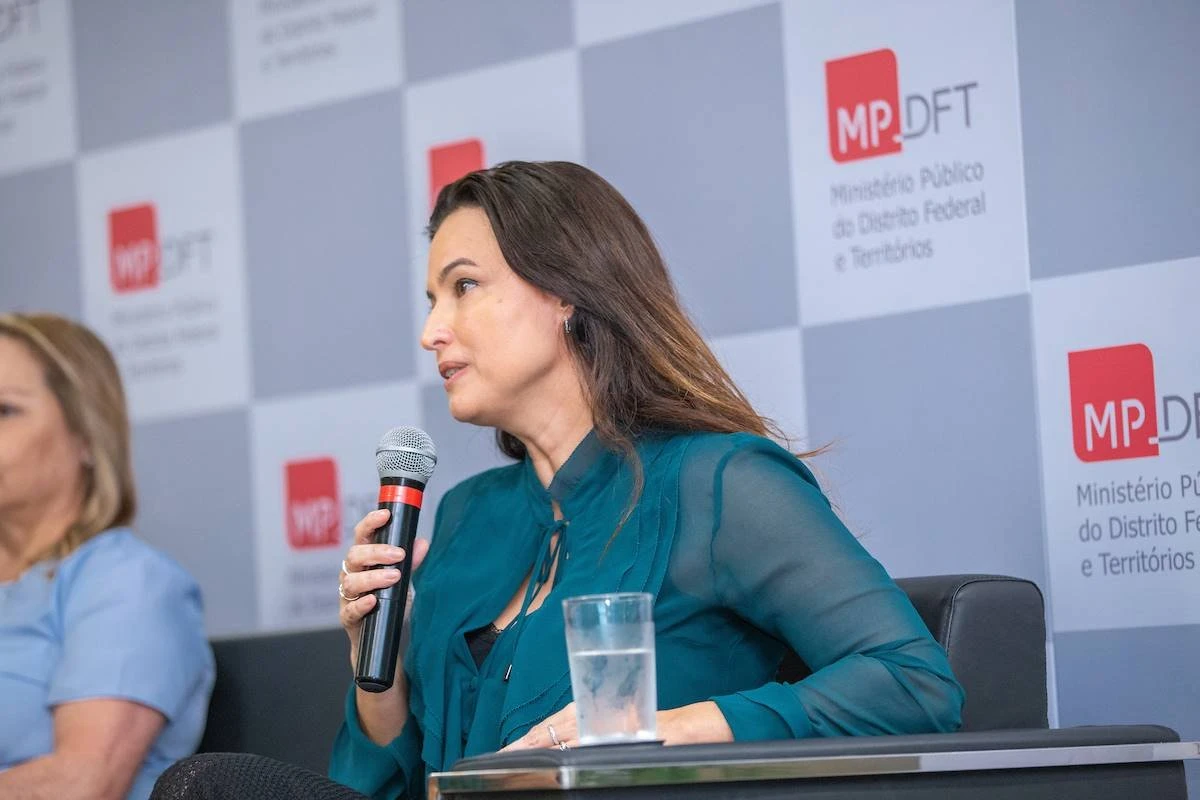 Bolsonaro reconduz Fabiana Costa para a Procuradoria-Geral de Justiça do DF