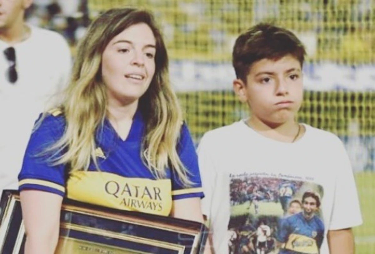 Filha de Maradona agradece apoio após cirurgia e protesta contra fake news