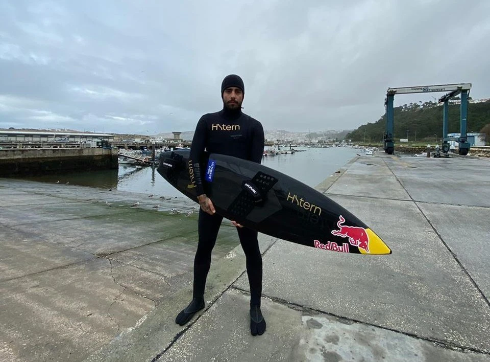 Pedro Scooby tem casa invadida em Portugal: “Levaram minhas pranchas”